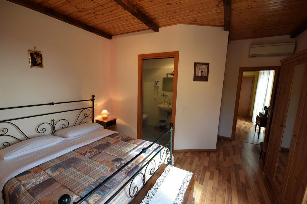 Agriturismo Al Rifugio Divino Belvedere Ostrense Extérieur photo
